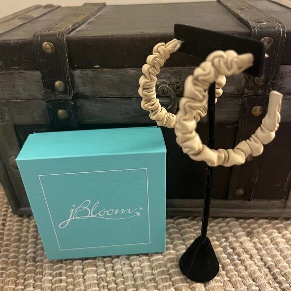 NIB, jBloom, Isabelle Tan Genuine Leather Scrunch Earrings, 2"Round, Nickel Safe - Picture 3 of 3